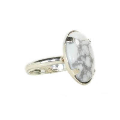 Bague Cabochon Ovale en Howlite Blanche 18x13 mm et Argent 925