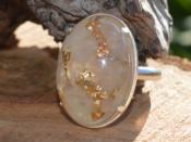 Bague Orgonite Cabochon Ovale 25x18 mm Quartz rose et Feuilles d'Or Support Argent 925 Pièce Unique N°BOA-QRZ-2