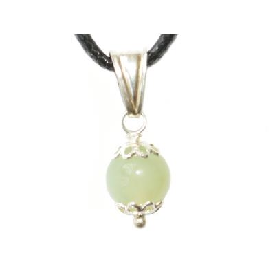 Pendentif Pierre Boule de 8mm en Jade de Chine Montage et Bélière en Argent 925