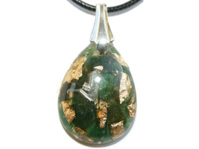 Pendentif Orgonite Goutte 30x20 mm Aventurine Verte et Feuilles d'Or Bélière Argent 925 Pièce Unique N°AVT-925-2