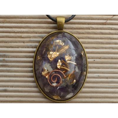 Orgonite Pendentif Cabochon Ovale 40x30 Améthyste et Feuilles d'Or Pièce Unique N°AMETHORG4030-1