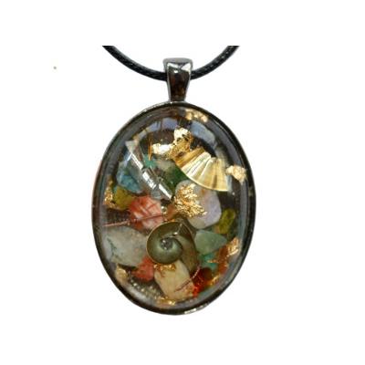 Orgonite Pendentif Cabochon Ovale 40x30 mm Mélange de Cristaux et Feuilles d'Or Pièce Unique N°4030ORGmult-1