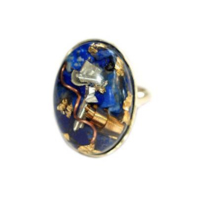 Bague Orgonite Cabochon Ovale 25x18 mm Lapis Lazuli et Feuilles d'Or Support Argent 925 Pièce Unique N° BOA-LAPIS-02