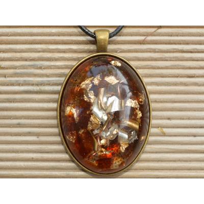 Orgonite Pendentif Cabochon Ovale 40x30 Chips d'Ambre et Feuilles d'Or Pièce Unique N°AMBORG4030-1