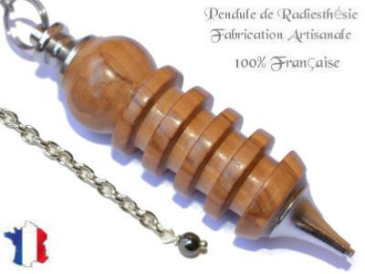 Pendule Egyptien Isis en Bois d'Olivier Pièce Unique N°ISOL-12