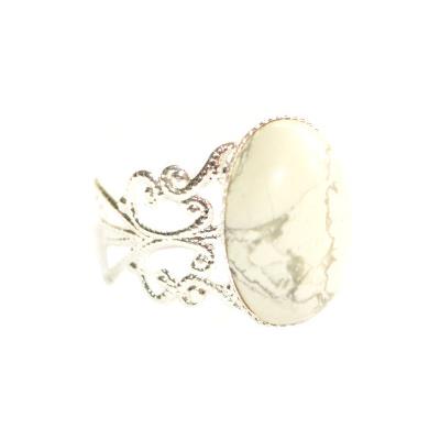 Bague Style Baroque en Howlite Blanche Cabochon Ovale 18x13 mm