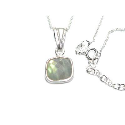 Pendentif Carré Pierre Facettée en Labradorite Monture et Chainette en Argent 925