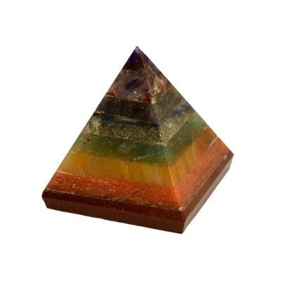 Pyramide en Pierre 7 Chakras 4 cm