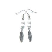 Boucles d'Oreilles Création en Pierres Boules d'Howlite Blanche (6 mm) Plumes Argentées