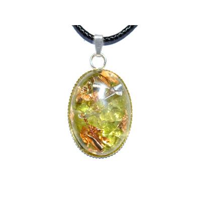 Pendentif Orgonite Cabochon Ovale 25x18 mm Peridot et Feuilles d'Or Pièce Unique N°25PER-2